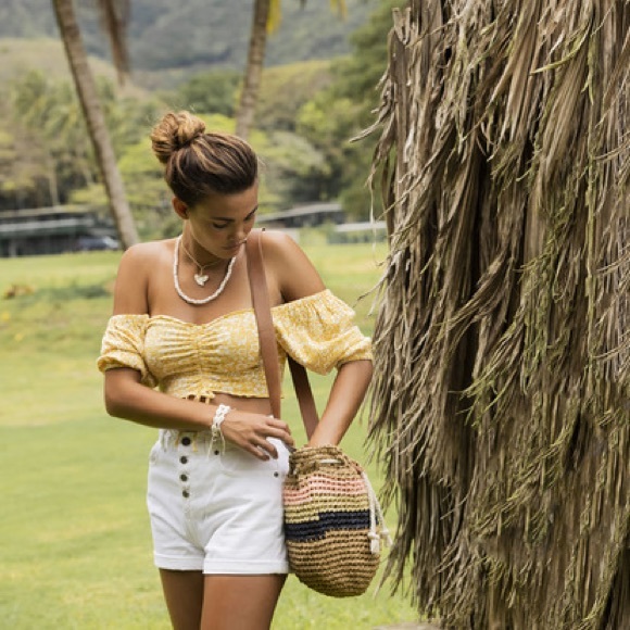 🐚Roxy Authentic Short 2 White🐚 - Picture 3 of 9